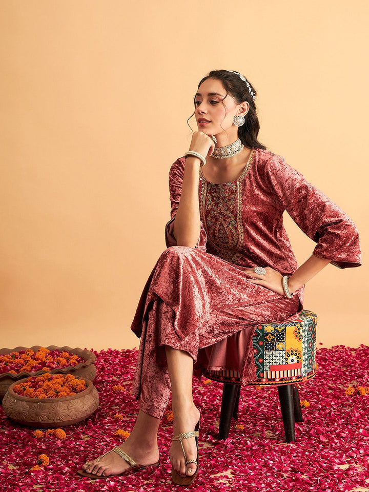 Shae by SASSAFRAS Pink Floral Yoke Design Velvet Thread Work Flared Sleeves Kurta