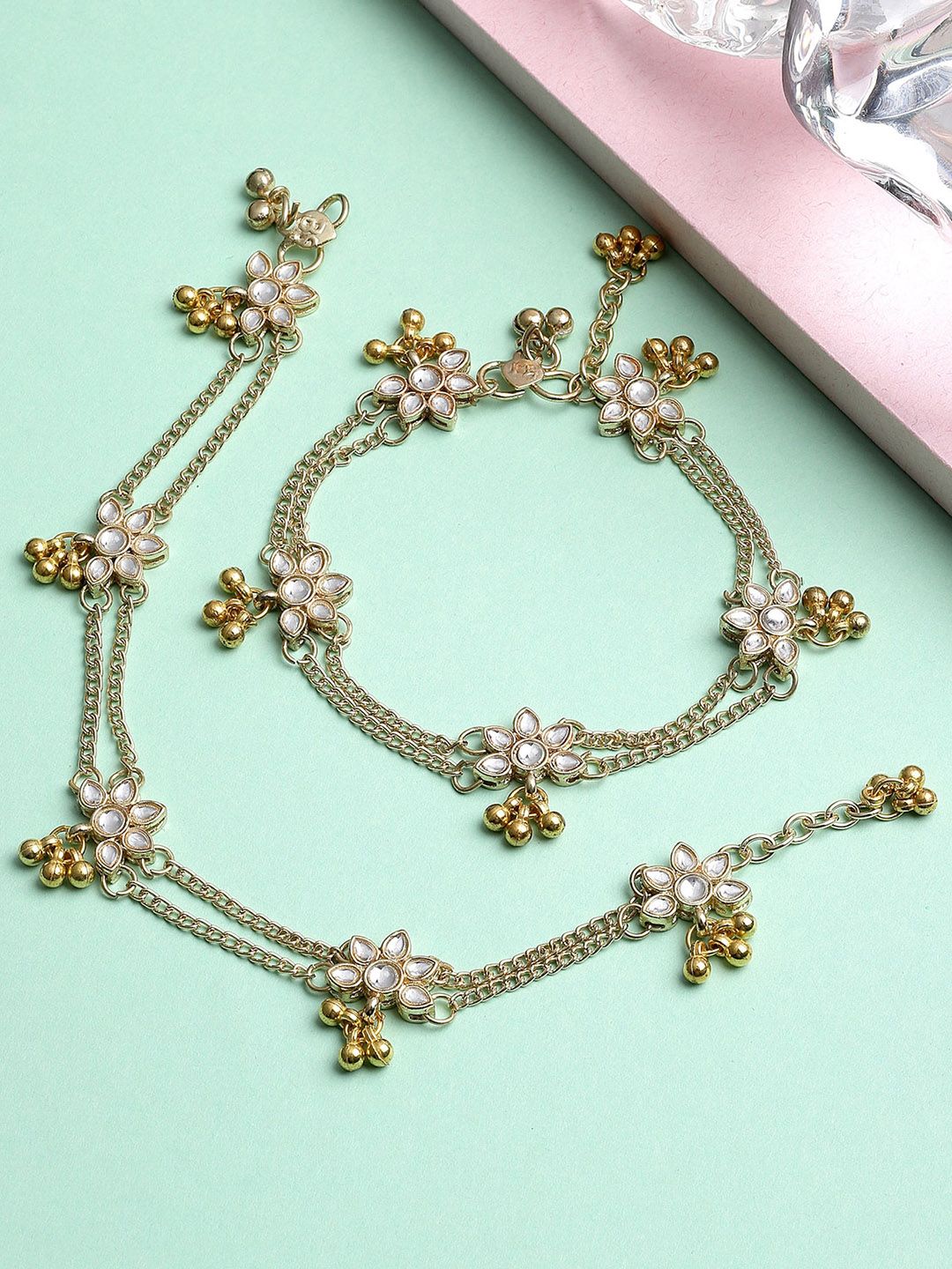 KARATCART Gold-Plated White Kundan Studded Anklet