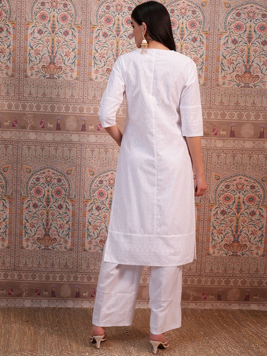 Vishudh White Ethnic Motifs Embroidered Thread Work Straight Kurta