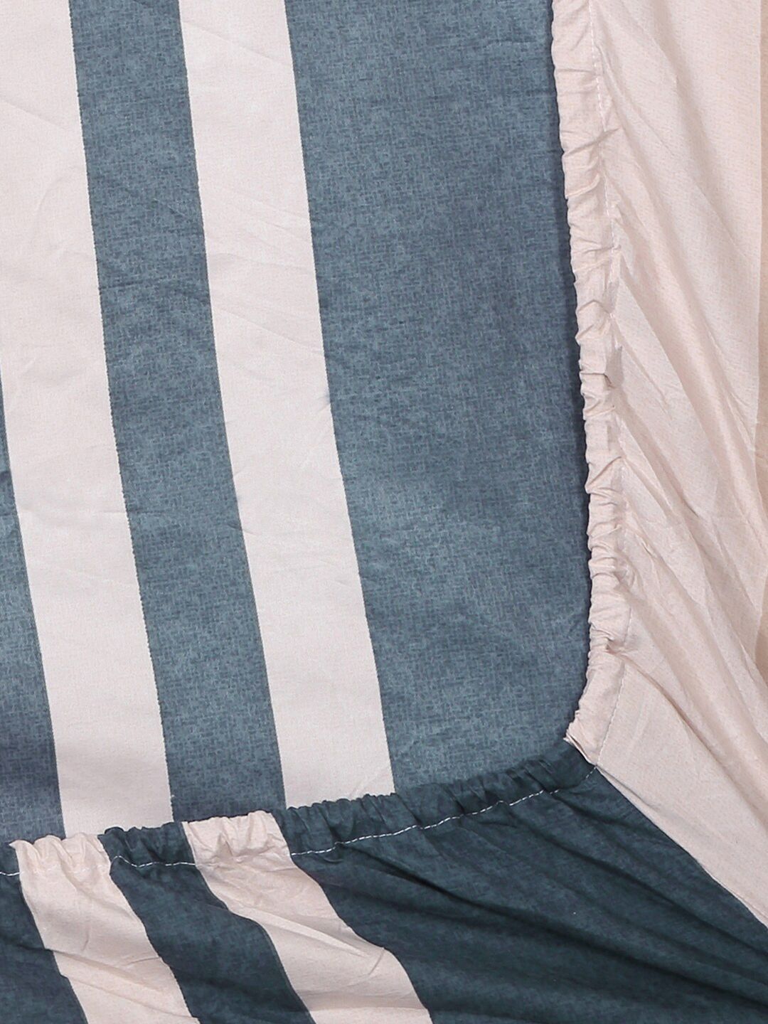 KLOTTHE Unisex Multi Striped 300 TC Fitted Super King Double Bedsheet with 2 Pillow covers