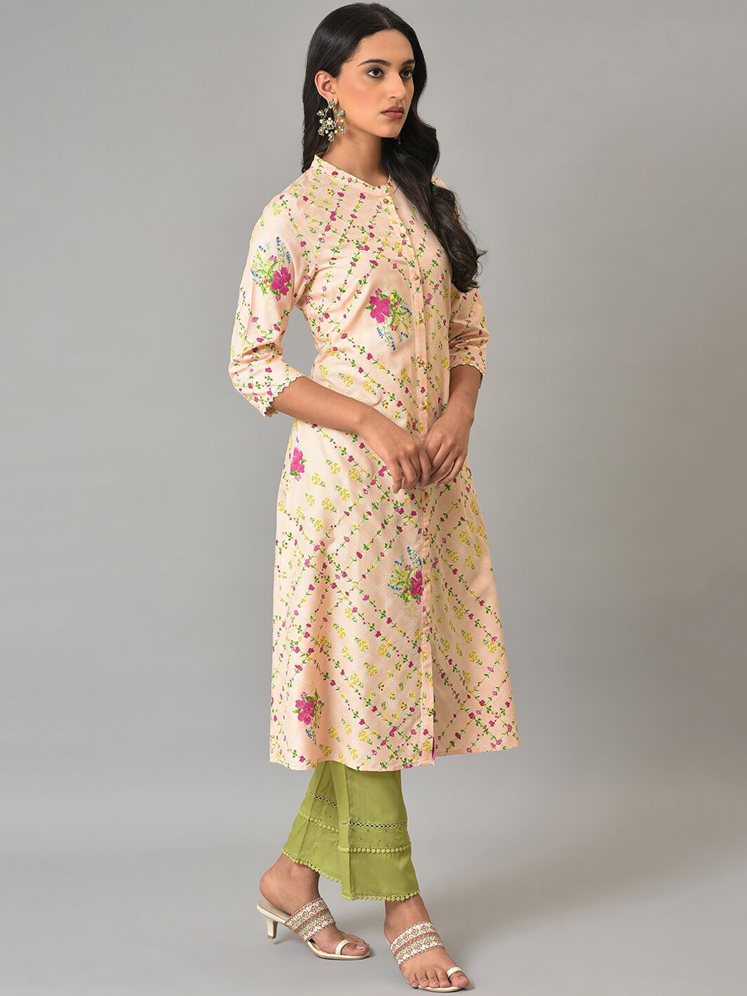 W Women Floral Printed Keyhole Neck Kurta