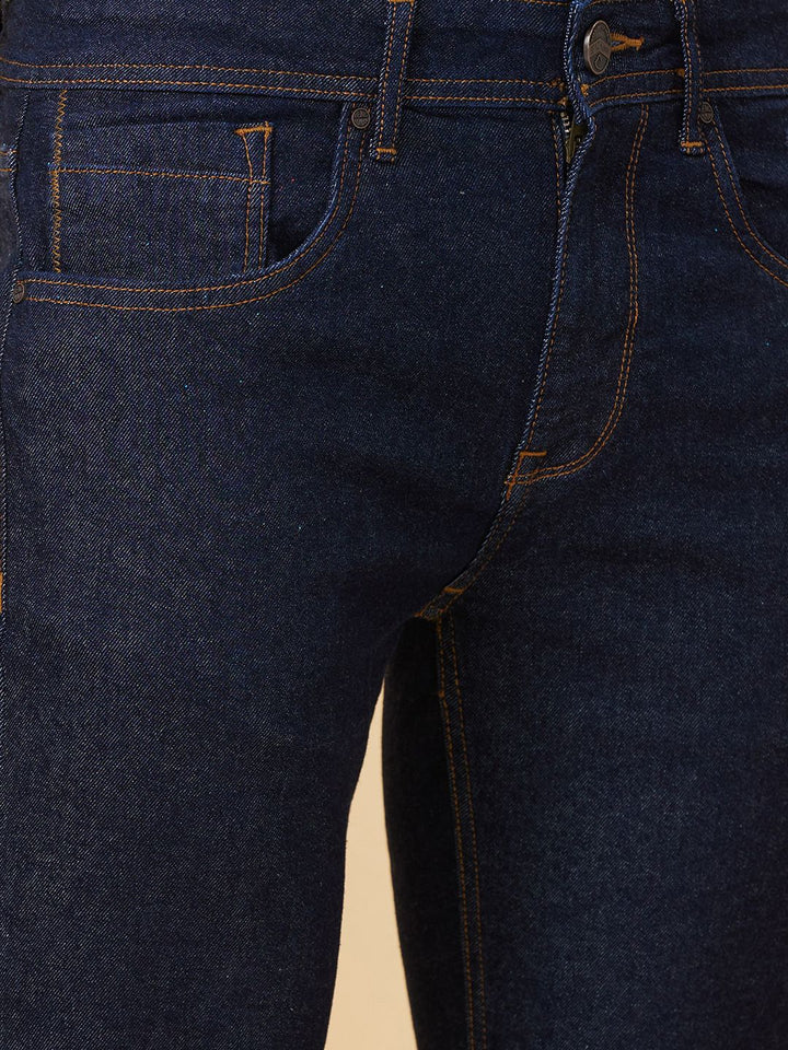 Menjadi lelaki manusia kurus jeans yang kurus