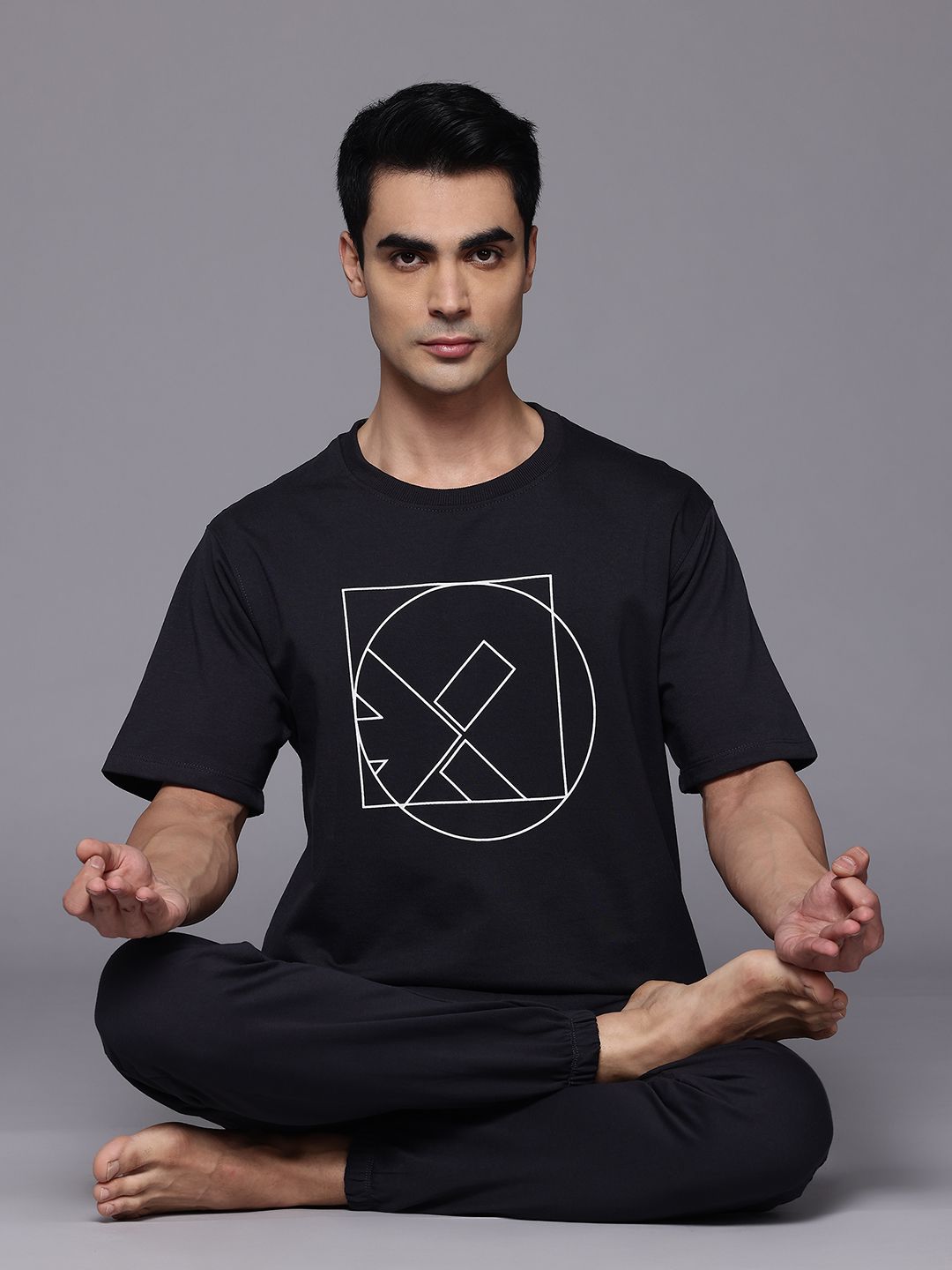 HRX by Hrithik Roshan Geometric Printed Yoga Tracksuit