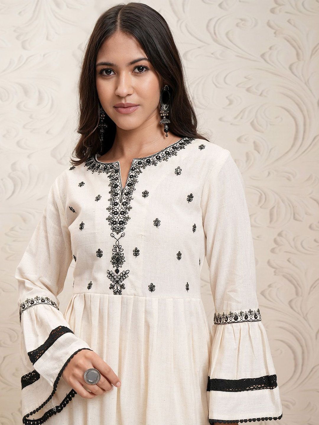 Vishudh Floral Embroidered Regular Thread Work Pure Cotton Kurta With Palazzos