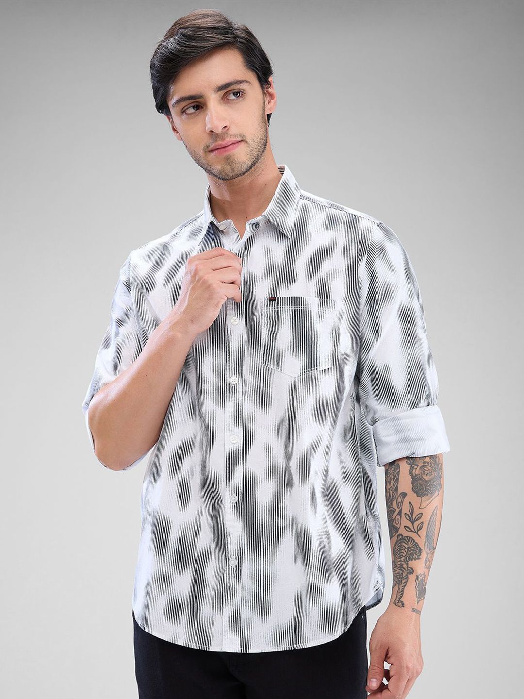 SPYKAR Men Slim Fit Opaque Abstract Printed Spread Collar Casual Shirt