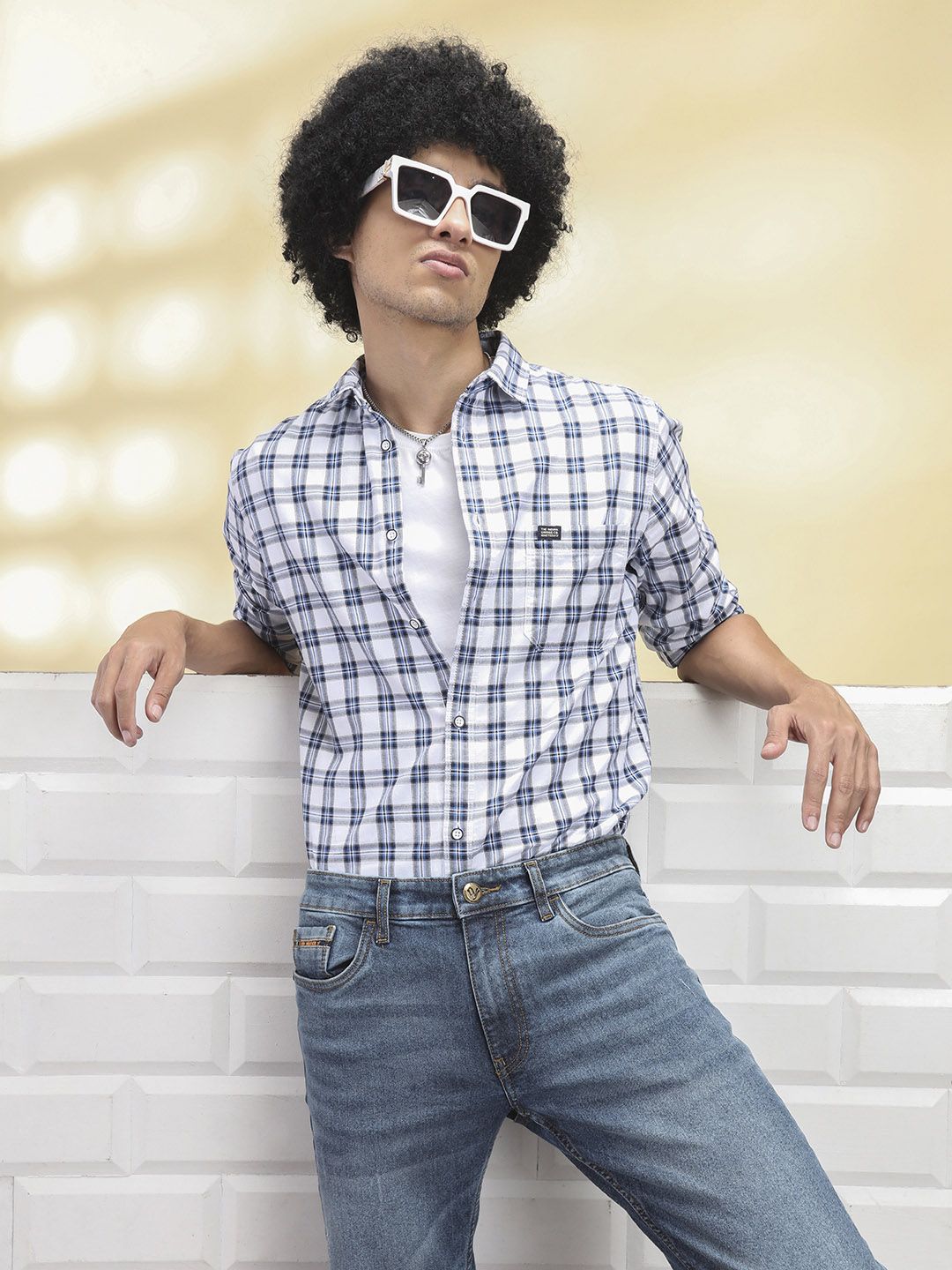 The Indian Garage Co Men White & Blue Slim Fit Checked Casual Shirt