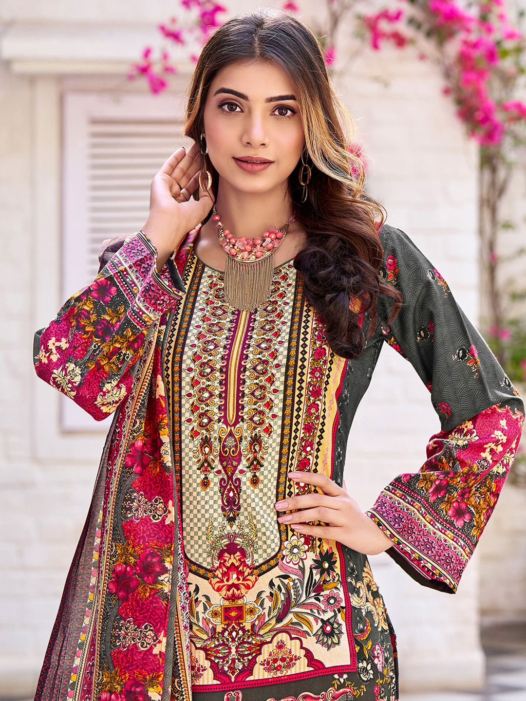 Varanga Women Printed Regular Beads and Stones Kurta with Trousers & With Dupatta