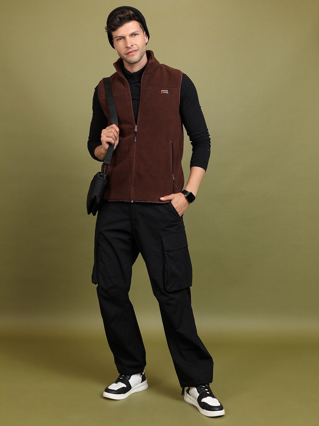 HIGHLANDER Mock Collar Sleeveless Front-Open Sweatshirt