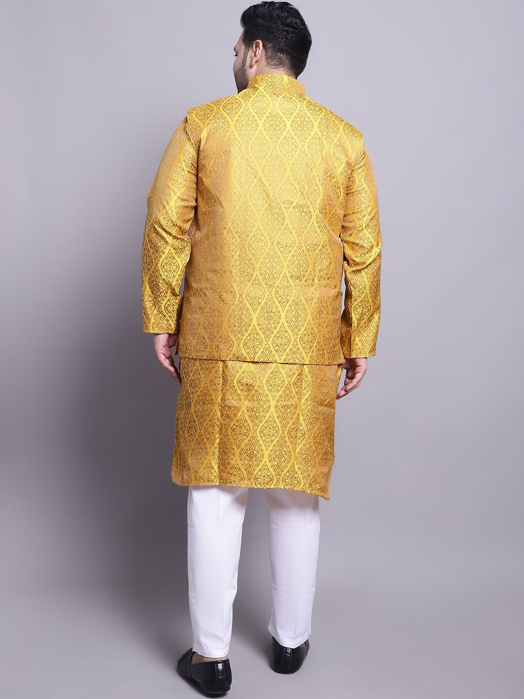 SOJANYA PLUS Motif Etnik Rekaan Tenunan Kurta Kapas Sutera Dengan Piyama & Jaket Nehru