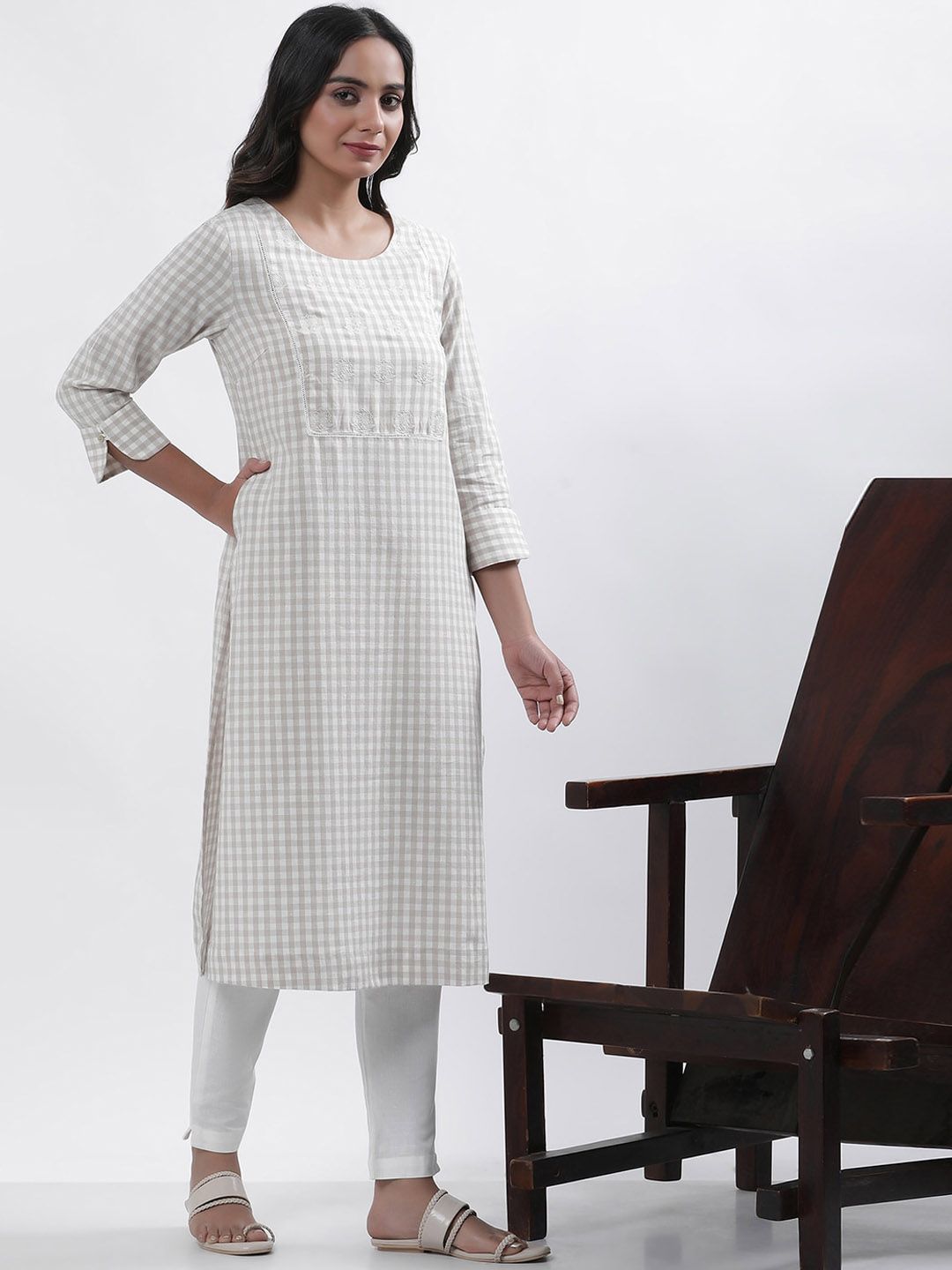 W Women Checked Thread Work A-Line Kurta