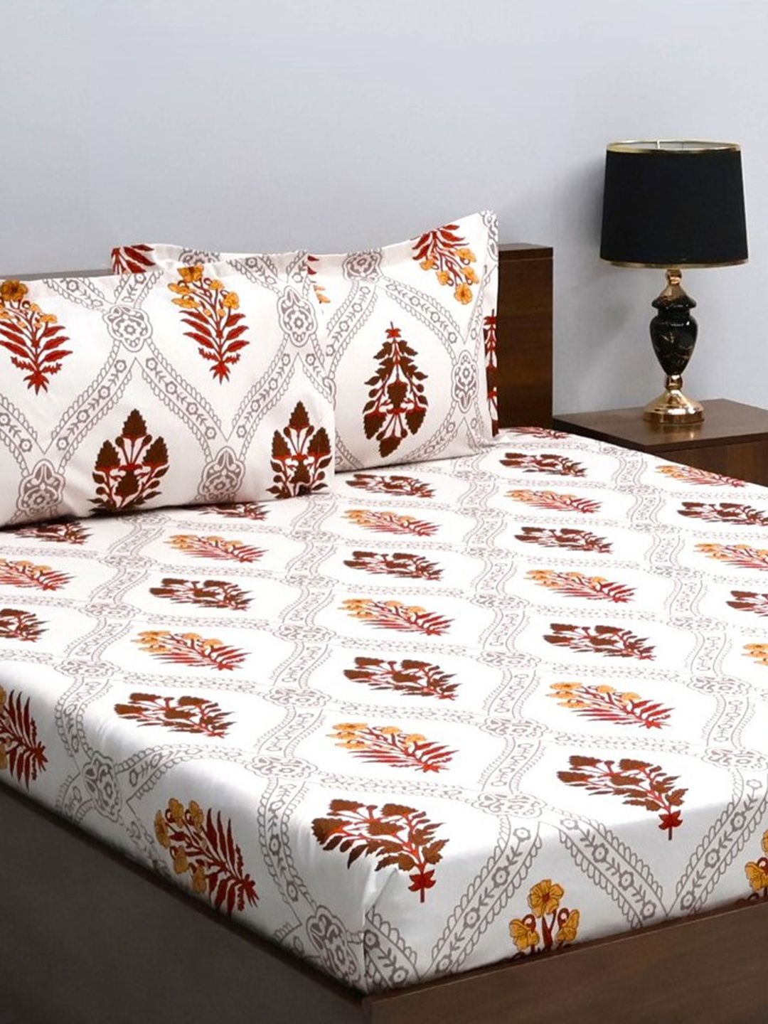 BOMBAY DYEING White & Red Floral 160 TC Queen Bedsheet with 2 Pillow Covers