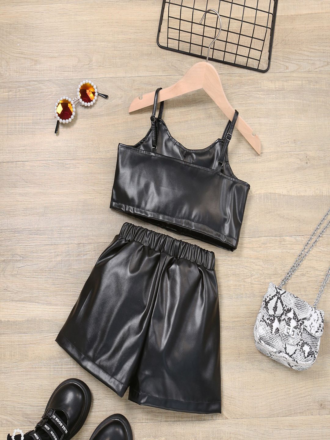 YK Girls Sleeveless Top & Shorts Clothing Set