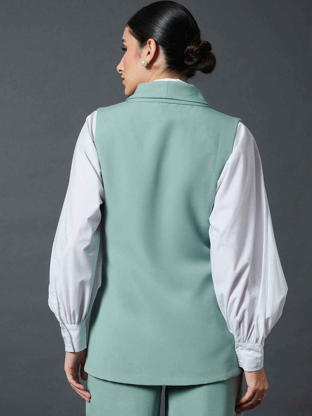 SASSAFRAS worklyf Double Breasted Sleeveless Longline Blazer
