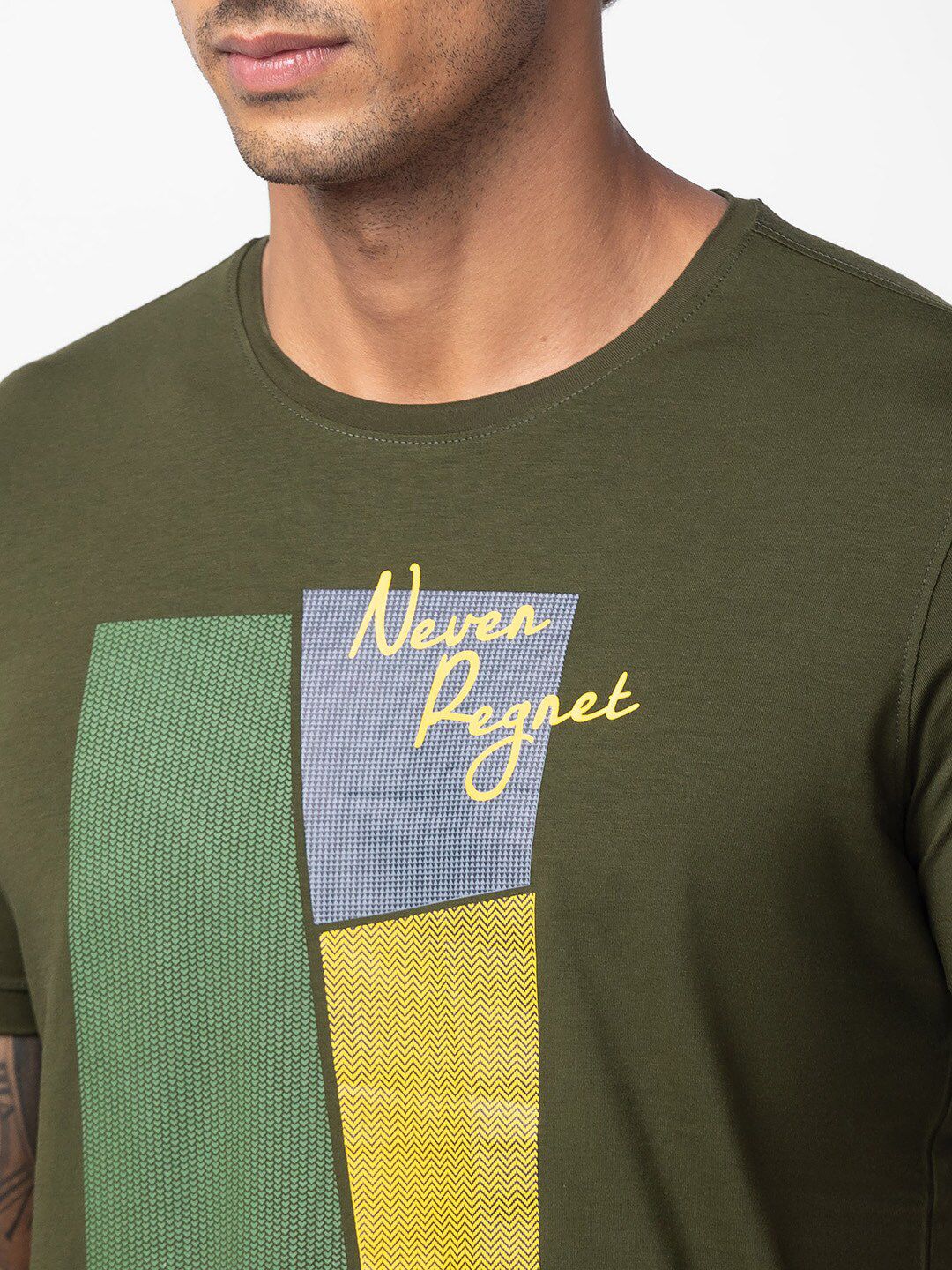 SPYKAR Men Printed Slim Fit Cotton T-shirt