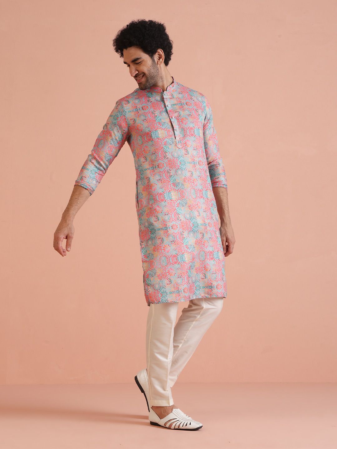 KISAH Floral Printed Straight Kurta with Trousers