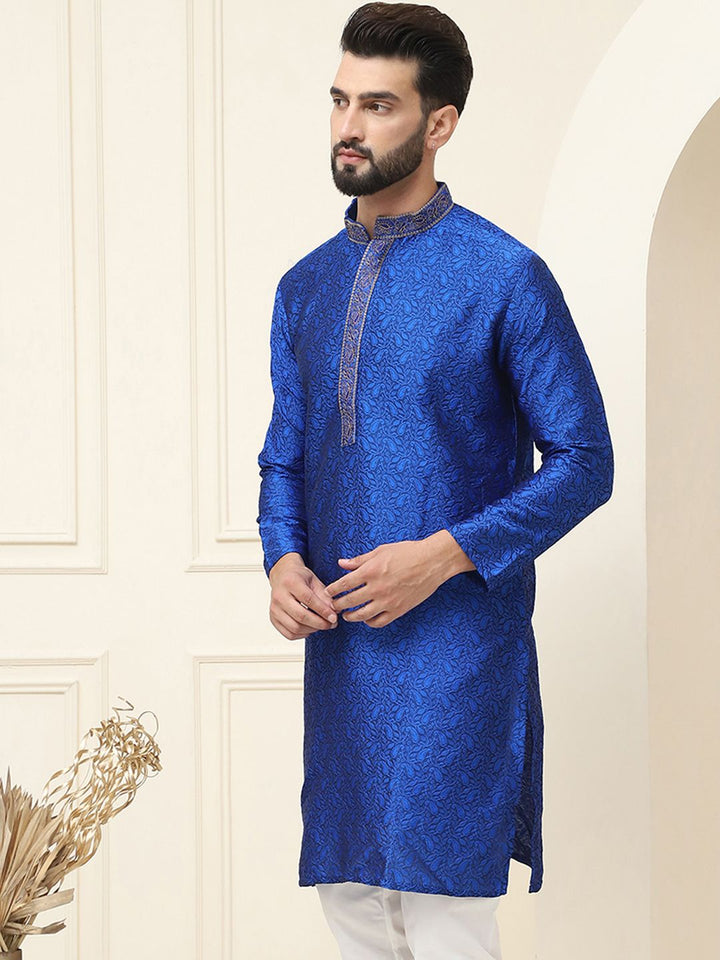 SOJANYA Kurta Lurus Bersulam Paisley Biru