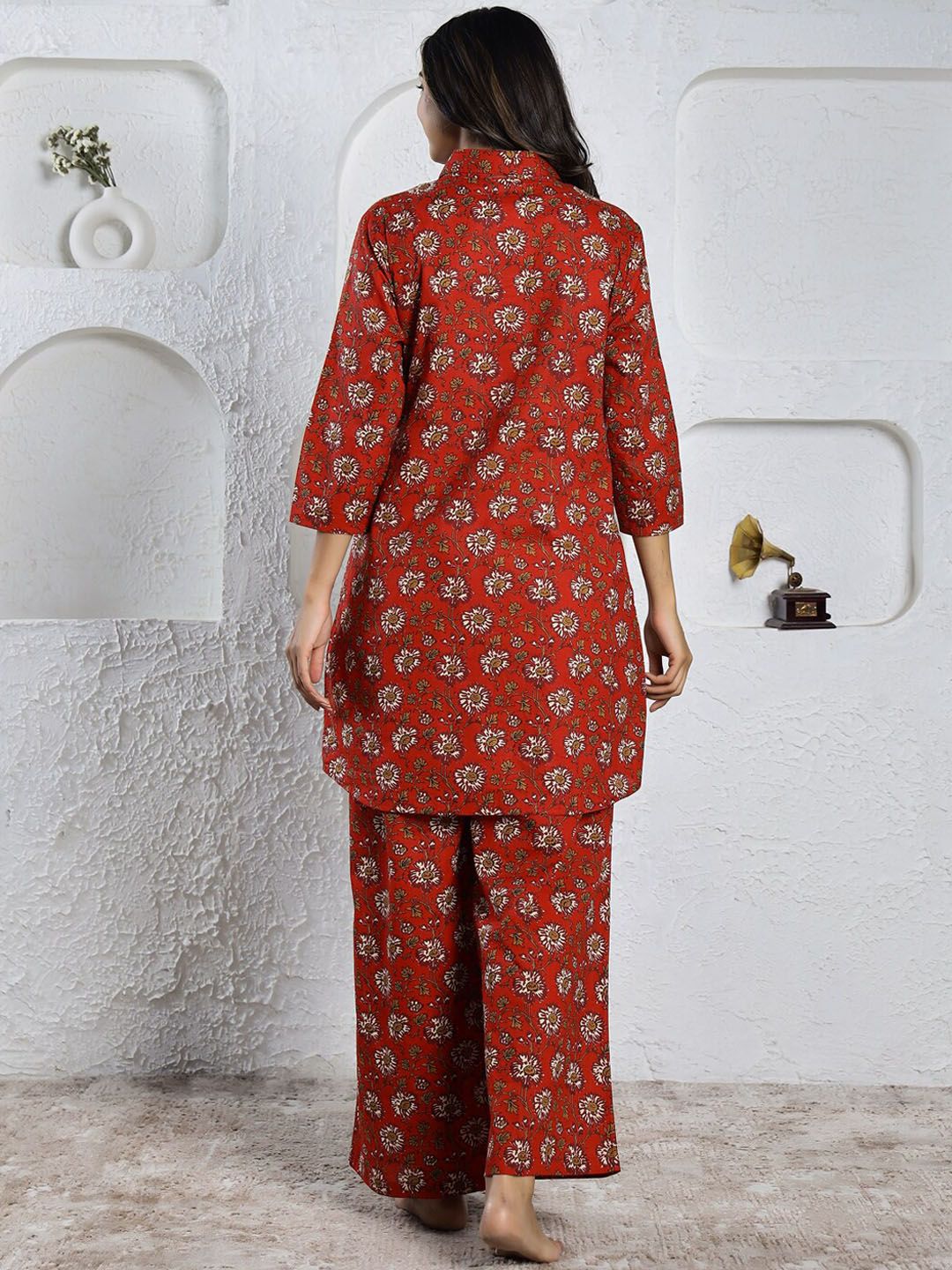 SANSKRUTIHOMES Red & White Floral Printed Pure Cotton Night Suit