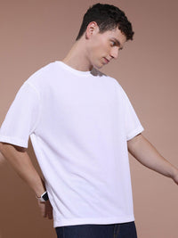 T-Shirt Struktur Popcorn Bahu Highlander yang besar