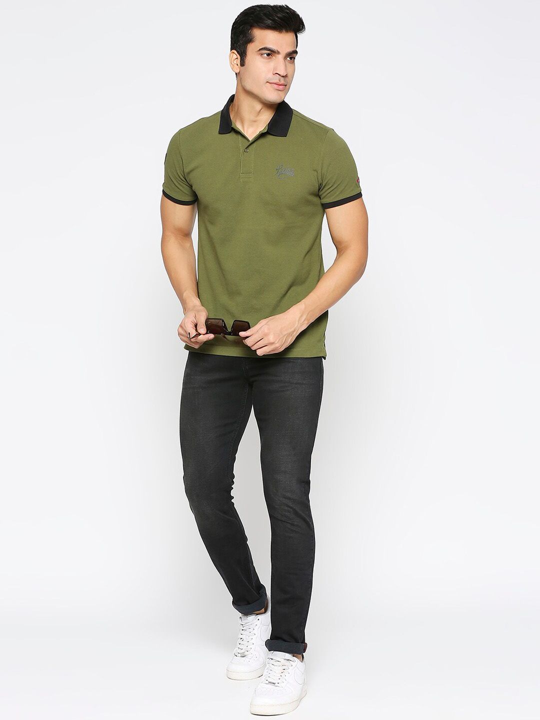 Being Human Men Slim Fit Mid-Rise Light Fade Dark Shade Clean Look Jeans