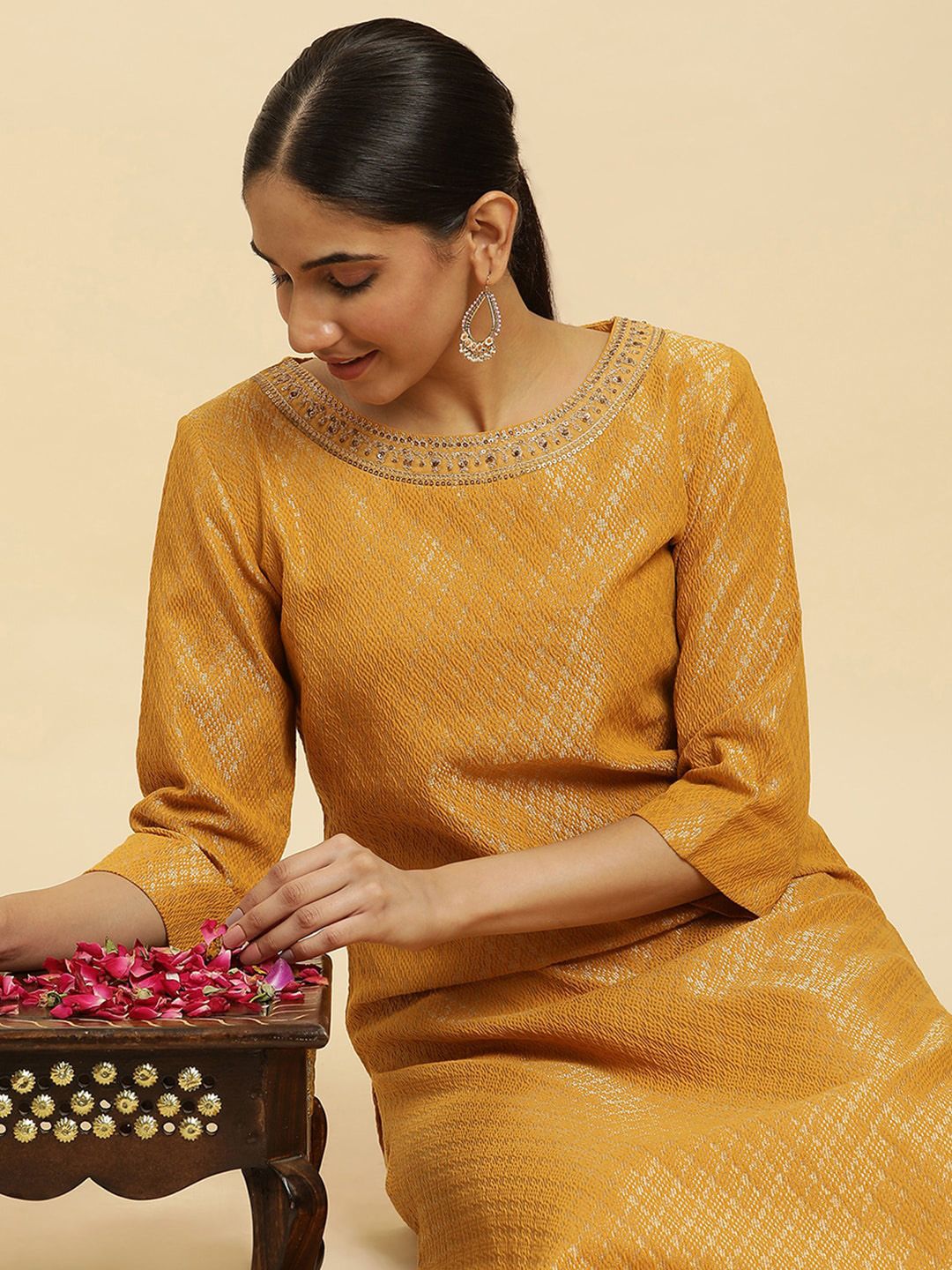 W Woven Design Thread Work Straight Kurta