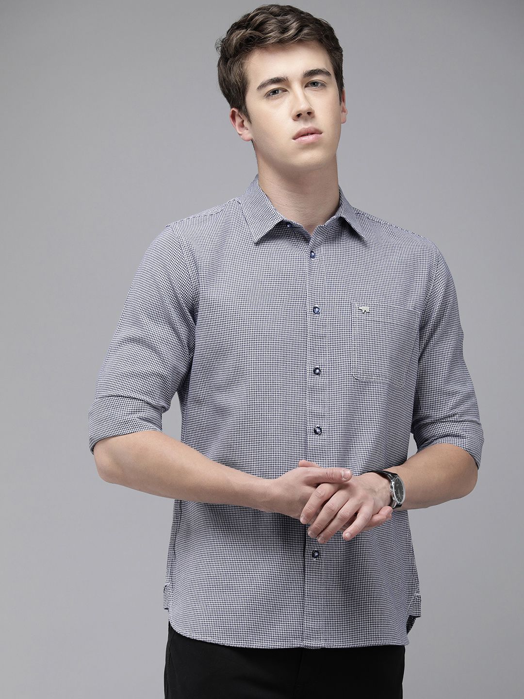 THE BEAR HOUSE Men Slim Fit Houndstooth Checked Pure Cotton Casual Shirt
