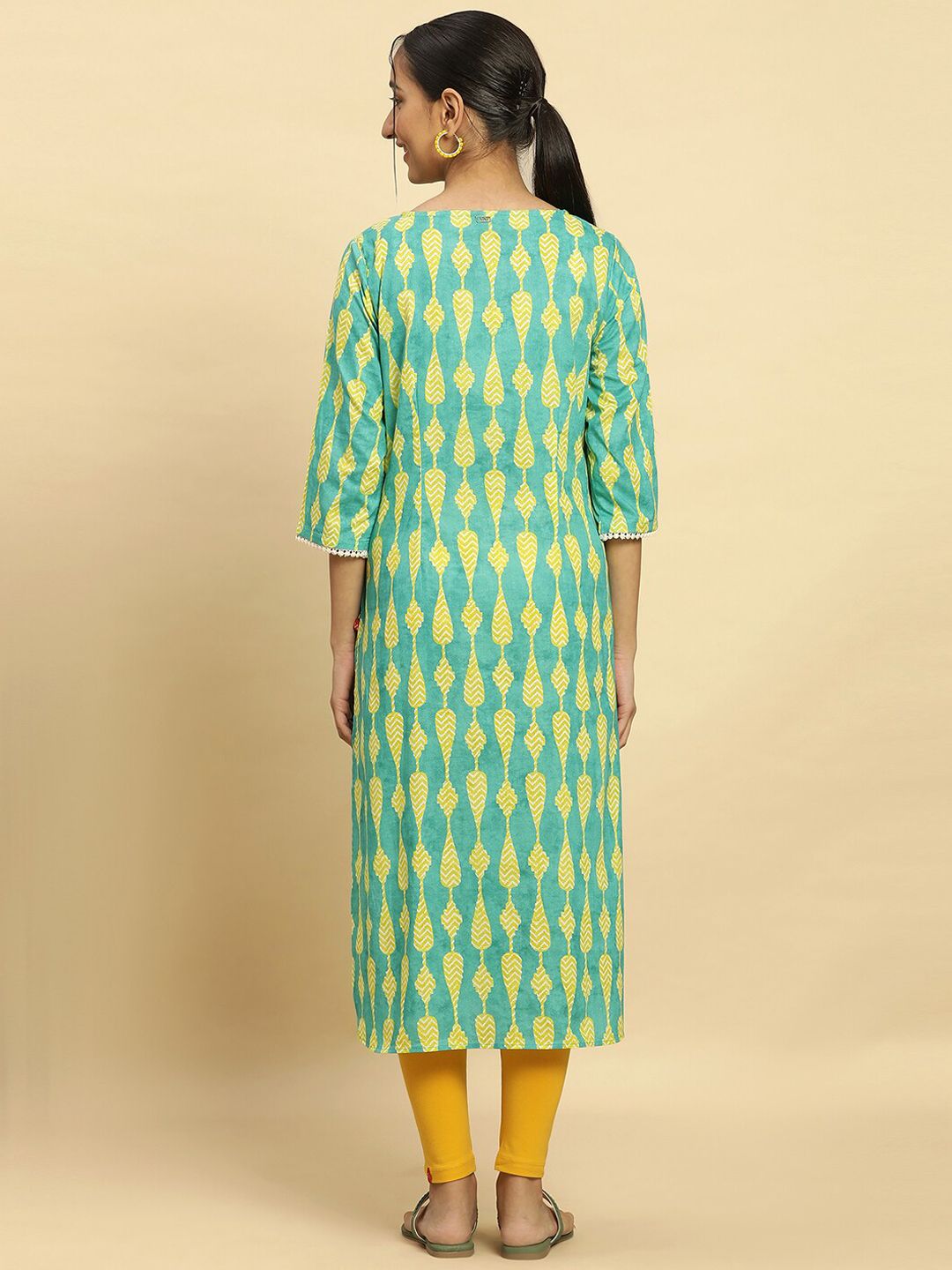 W Round Neck Regular Sleeves Straight Kurta