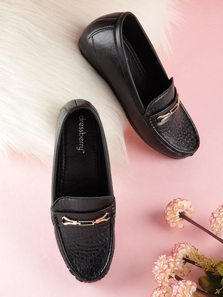 DressBerry Women Textured Chain Detail Wedge Heel Loafers