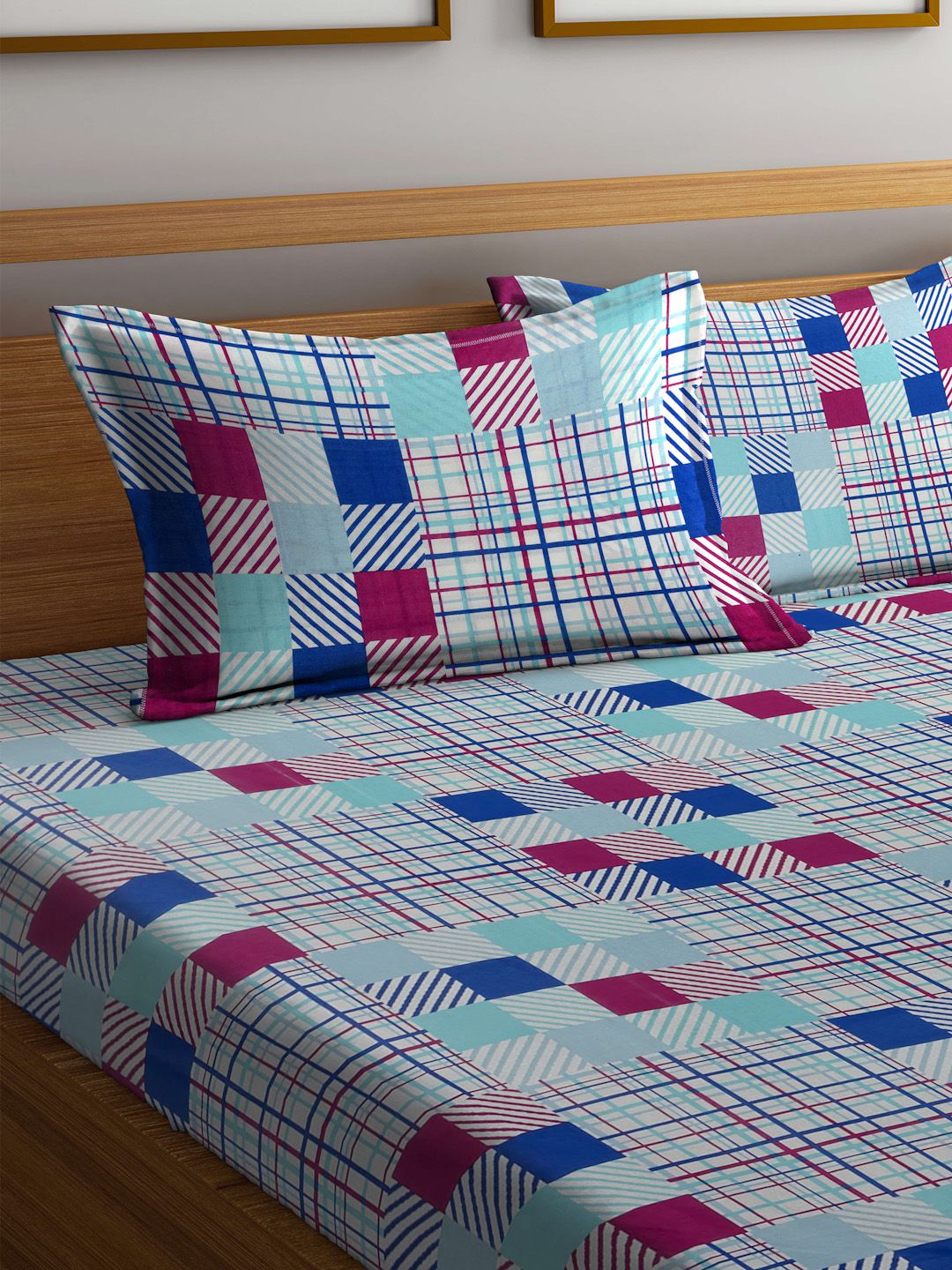 BOMBAY DYEING Marigold Blue Geometric Cotton 104 TC Queen Bedsheet & 2 Pillow Covers