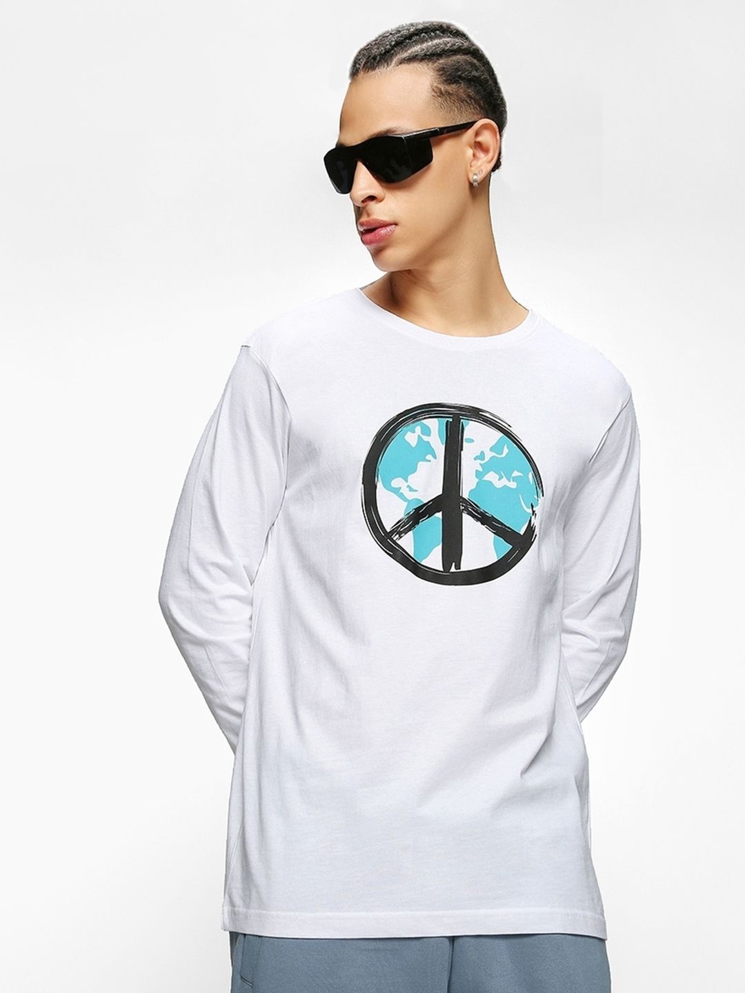 Bewakoof Men White Printed Round Neck Pure Cotton T-shirt