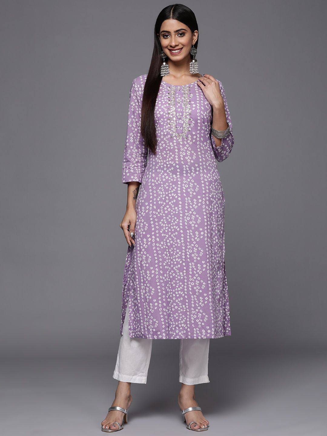 Varanga Women Lavender & White Bandhani Printed Gotta Patti Cotton Straight Kurta