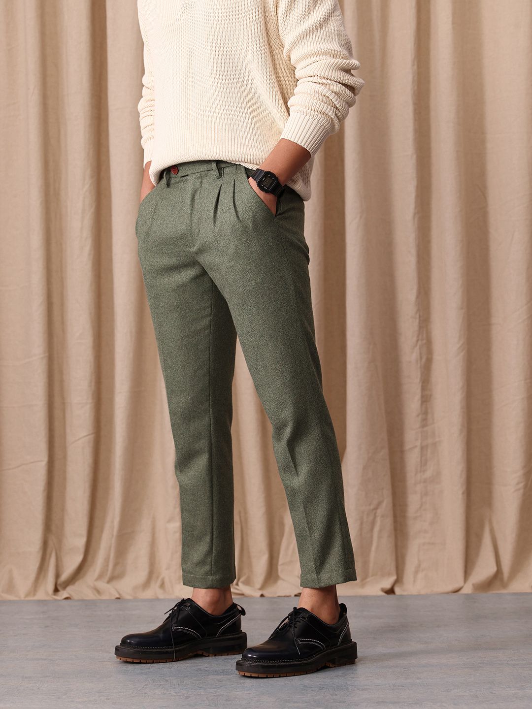 Mr Bowerbird Men Tailored Fit Textured Pleated Trousers