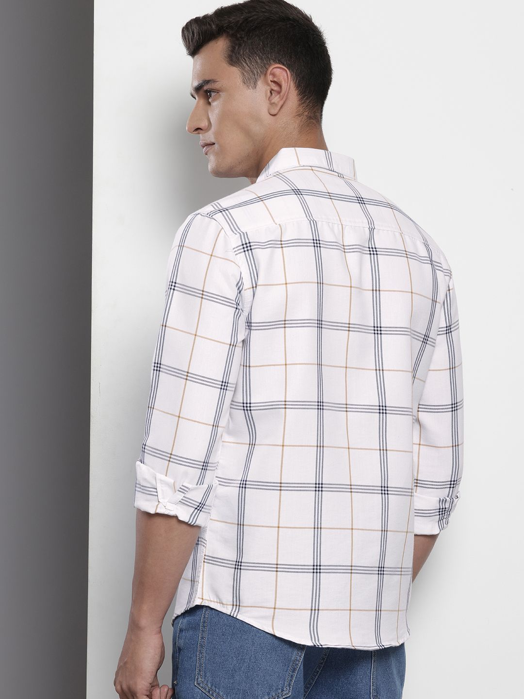 The Indian Garage Co Men Slim Fit Checked Casual Shirt