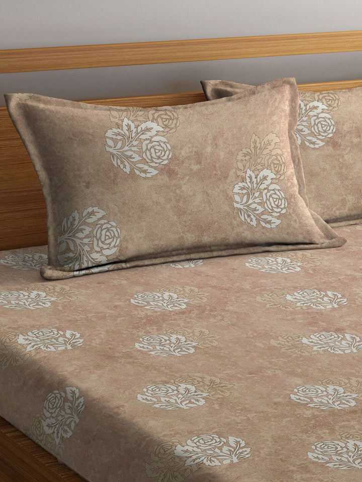 KLOTTHE Beige & White Floral-Printed 130GSM Fitted Double King Bedsheet & 2 Pillow Covers