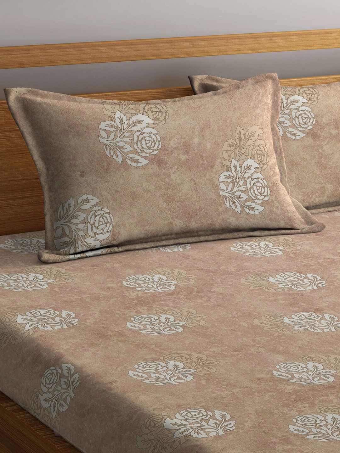 KLOTTHE Beige & White Floral-Printed 130GSM Fitted Double King Bedsheet & 2 Pillow Covers