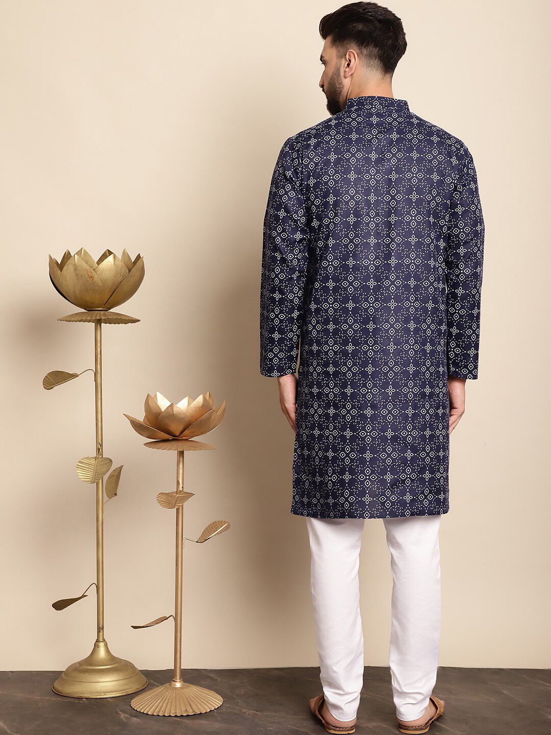 Motif Etnik Anouk Bercetak Kolar Jalur Kurta Biasa dengan Churidar