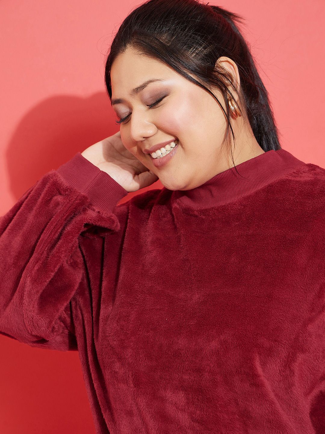 SASSAFRAS Curve Plus Size Round Neck Sweatshirt