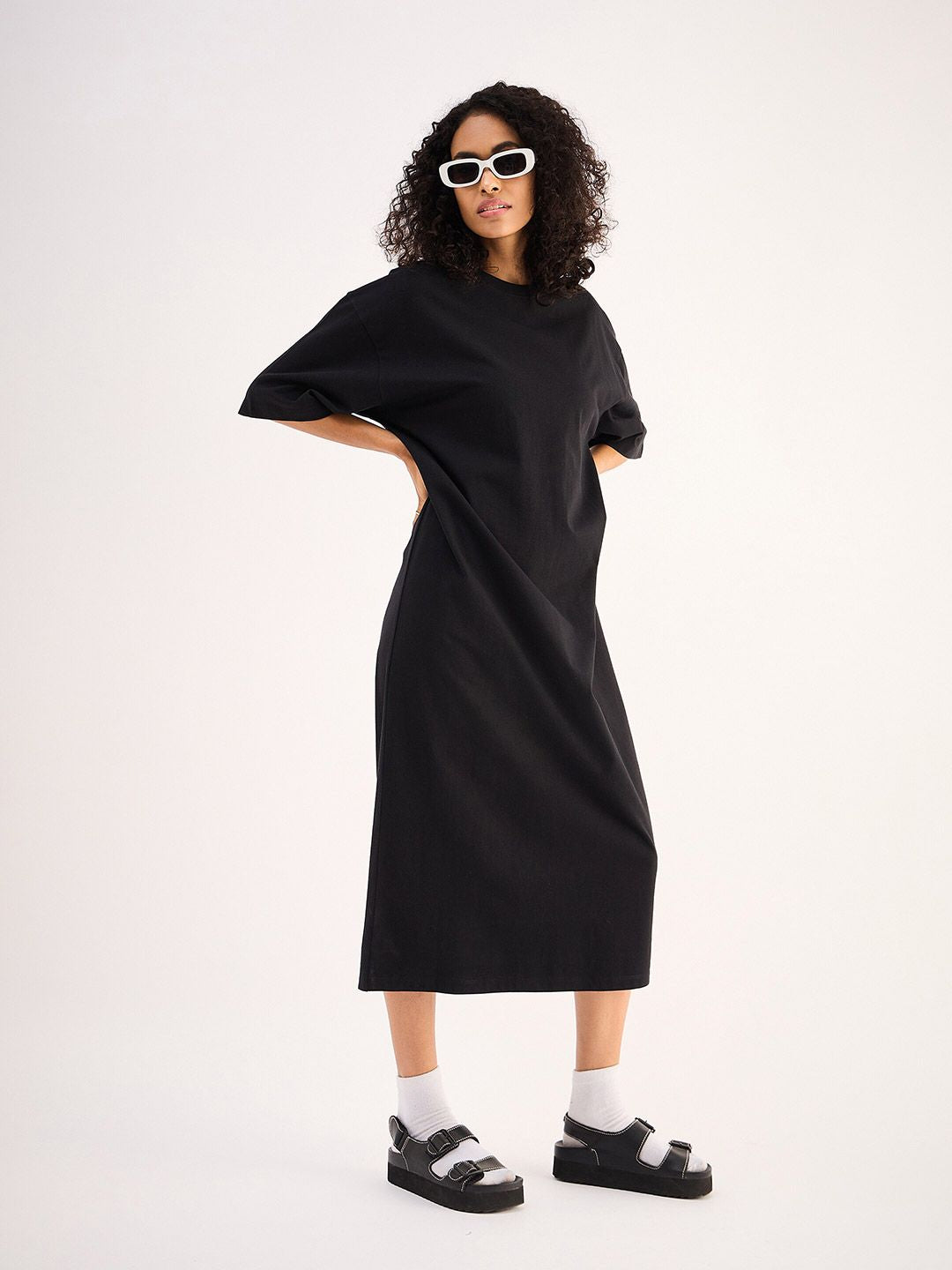 SASSAFRAS BASICS Round Neck Regular Sleeve Oversized Midi Dress