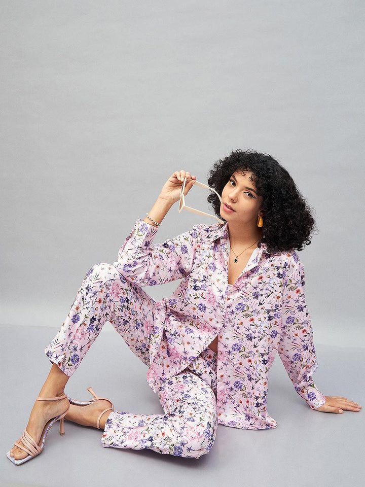 SASSAFRAS Pink Women Floral Printed Straight Fit Trousers