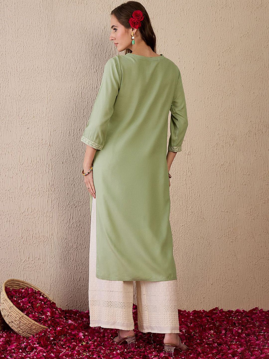 Indo Era Women Floral Embroidered Thread Work Kurta