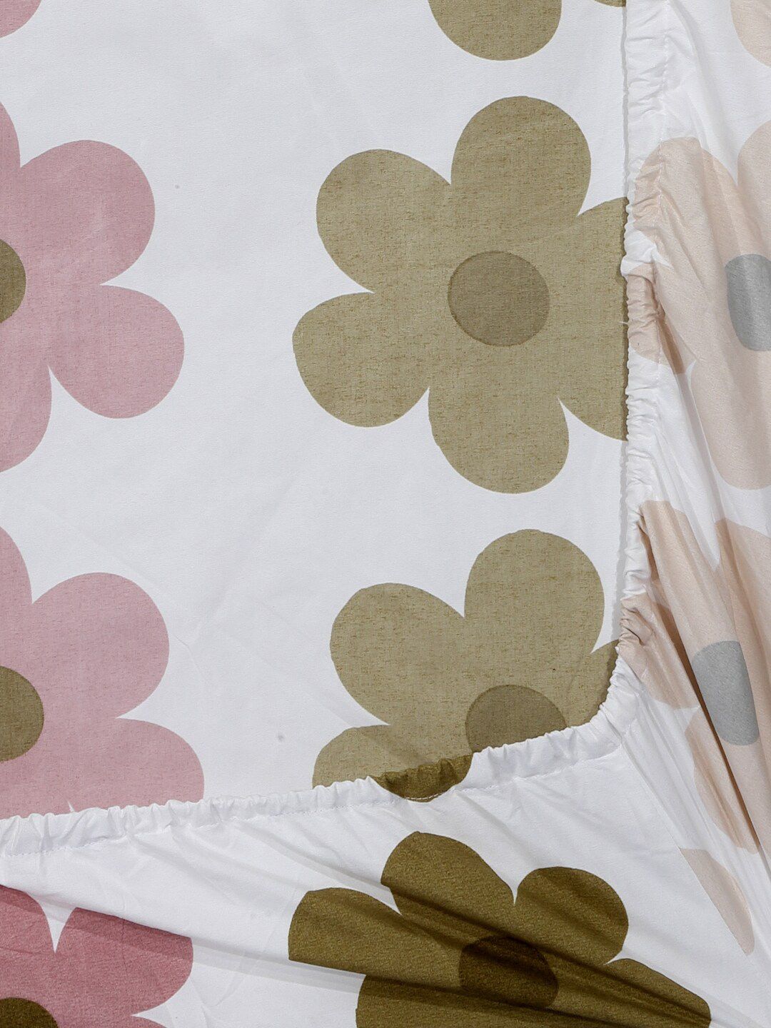 KLOTTHE Pink & Green Floral Printed 300TC Fitted Double King Bedsheet With 2 Pillow Covers