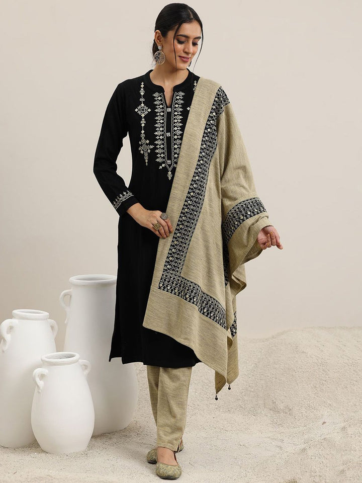 Libas Yoke Design Mandarin Collar Straight Kurta With Trousers & Dupatta