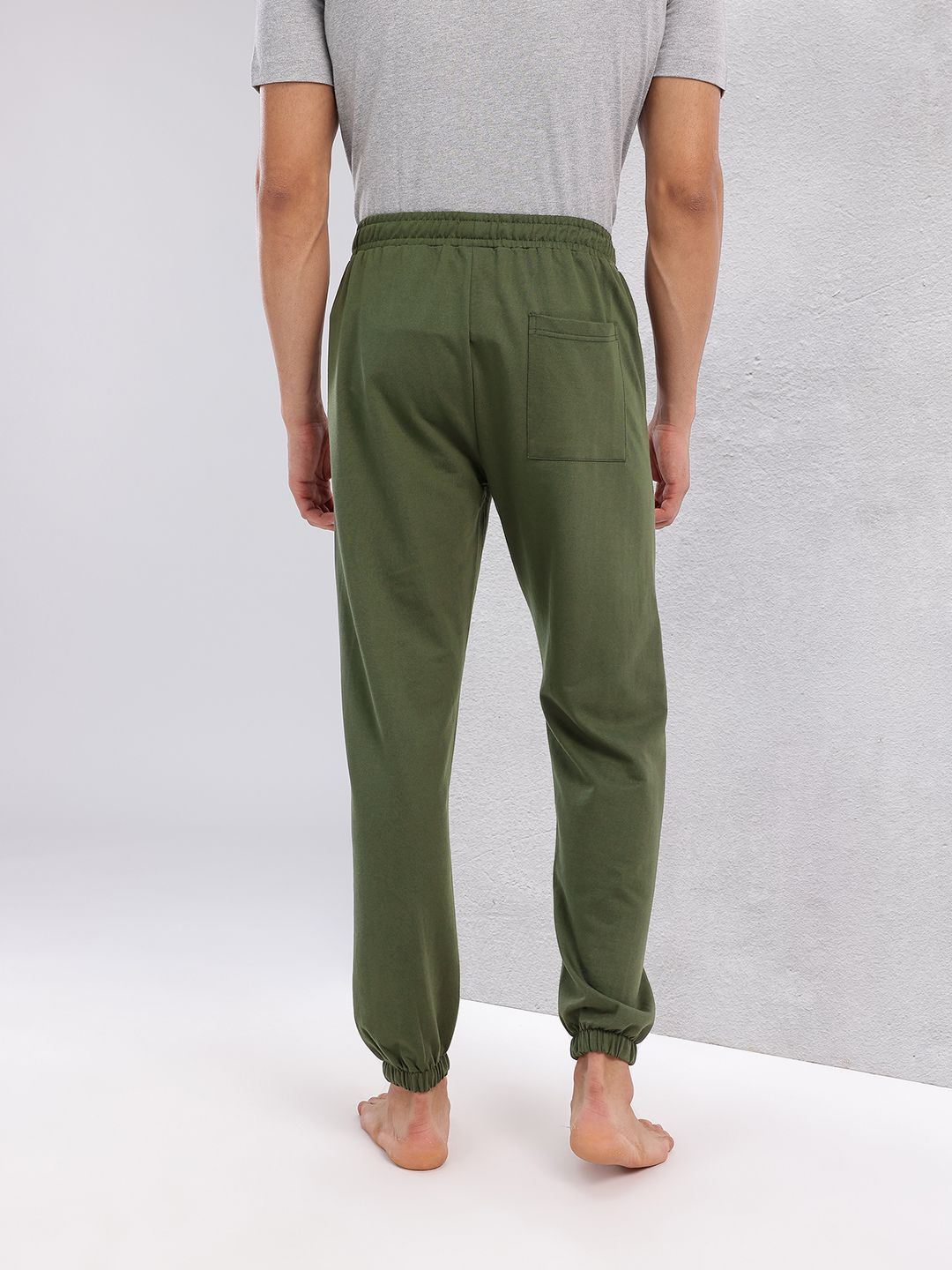HRX by Hrithik Roshan Men Typography print Detail Mid-Rise Yoga Joggers