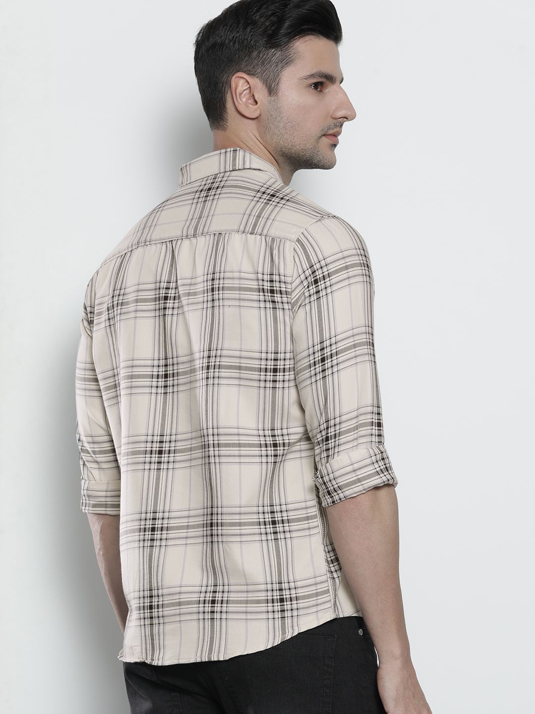 The Indian Garage Co Men Cream-Coloured & Black Shepherd Checked Casual Shirt