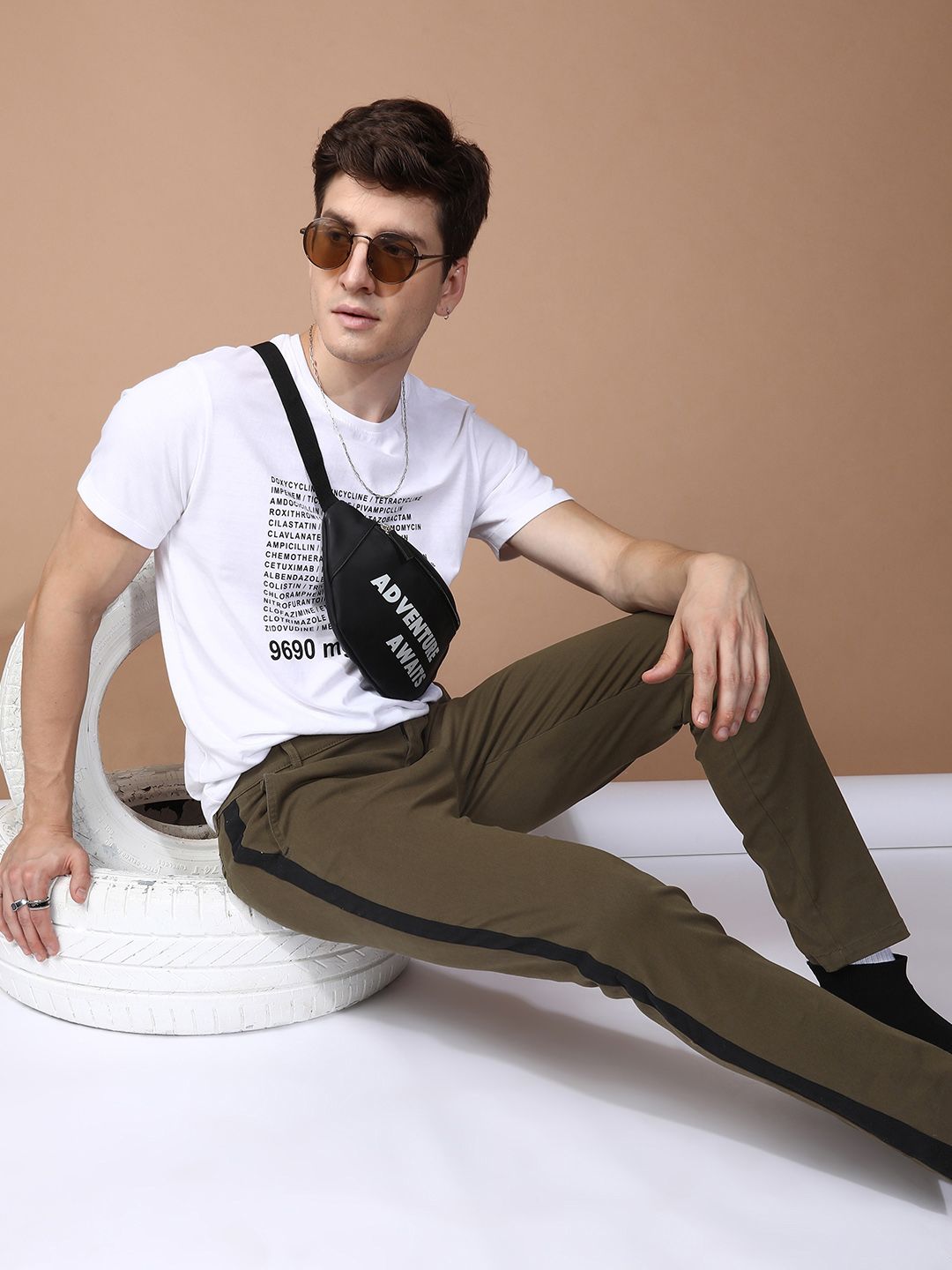 The Indian Garage Co Men Olive Green Slim Fit Solid Chinos With Side Strip Detail
