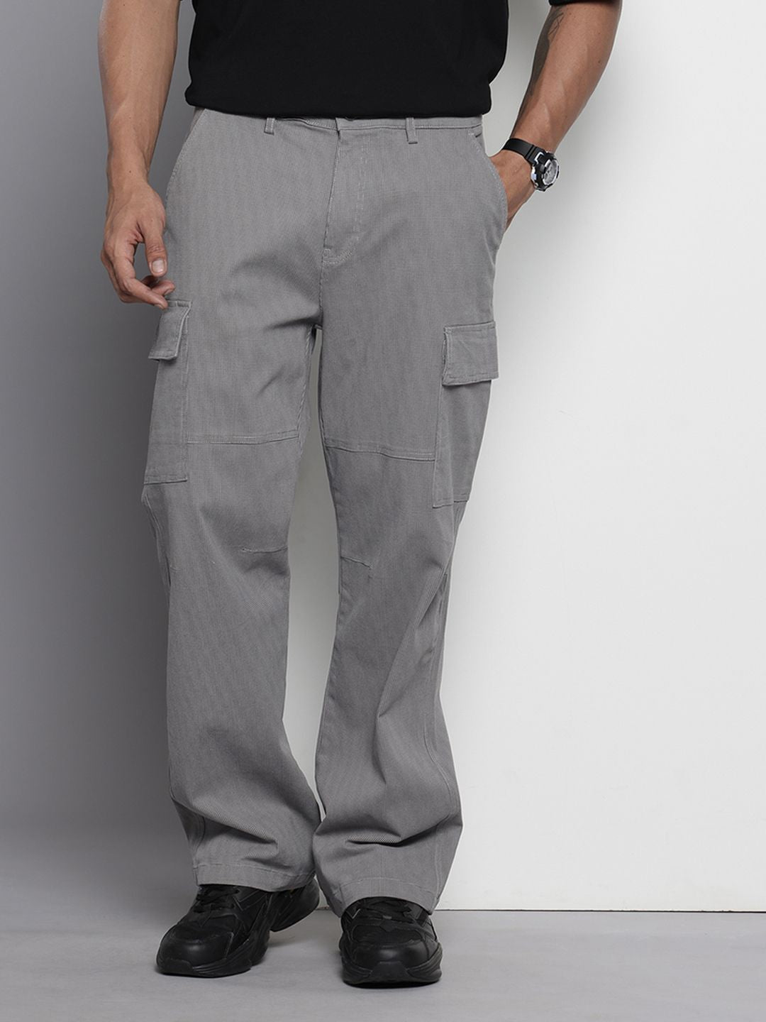 The Indian Garage Co Men Geometric Printed Cargos Trousers