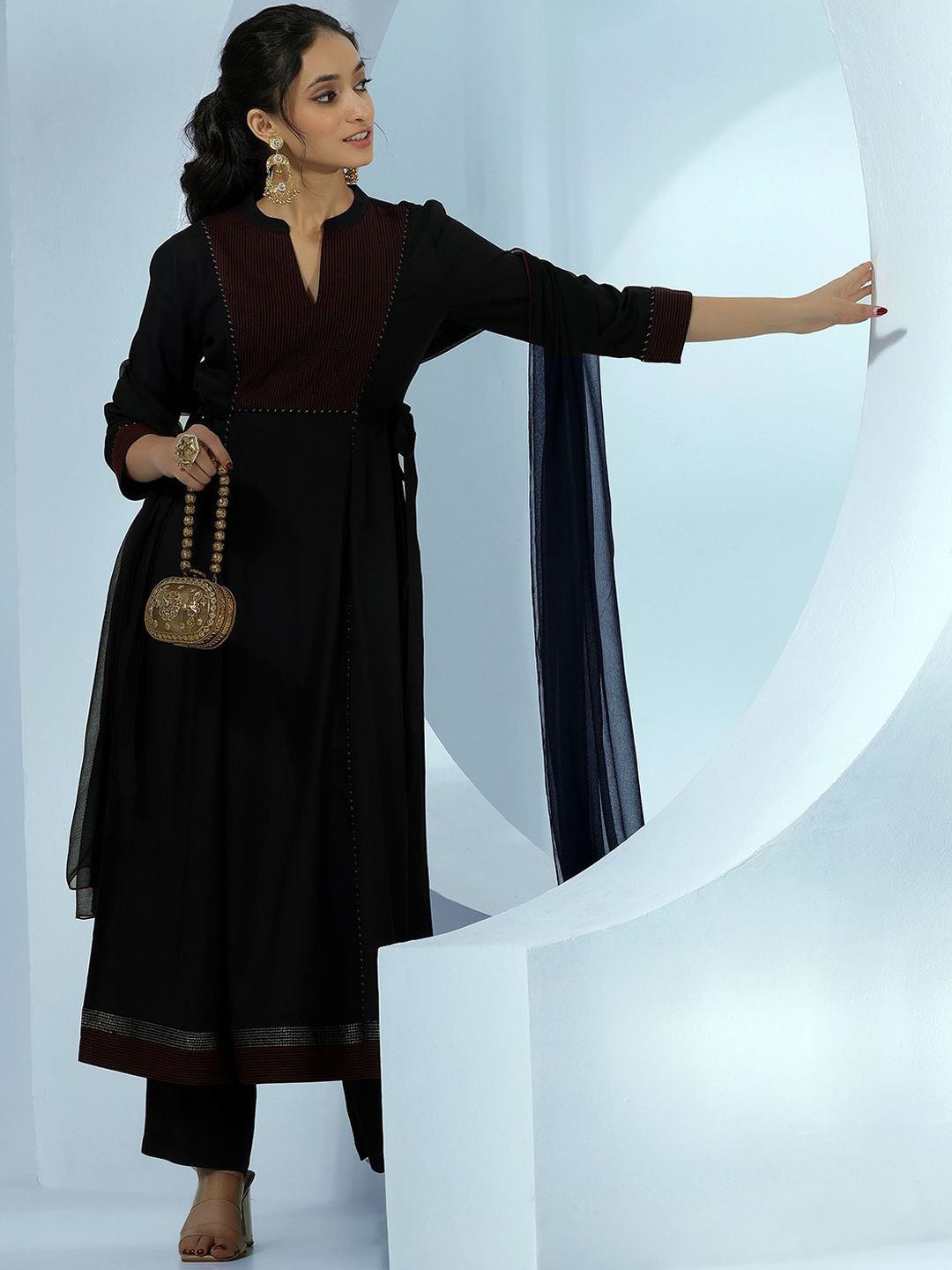 Libas Women Embroidered Thread Work Pure Cotton Kurta with Trousers & With Dupatta