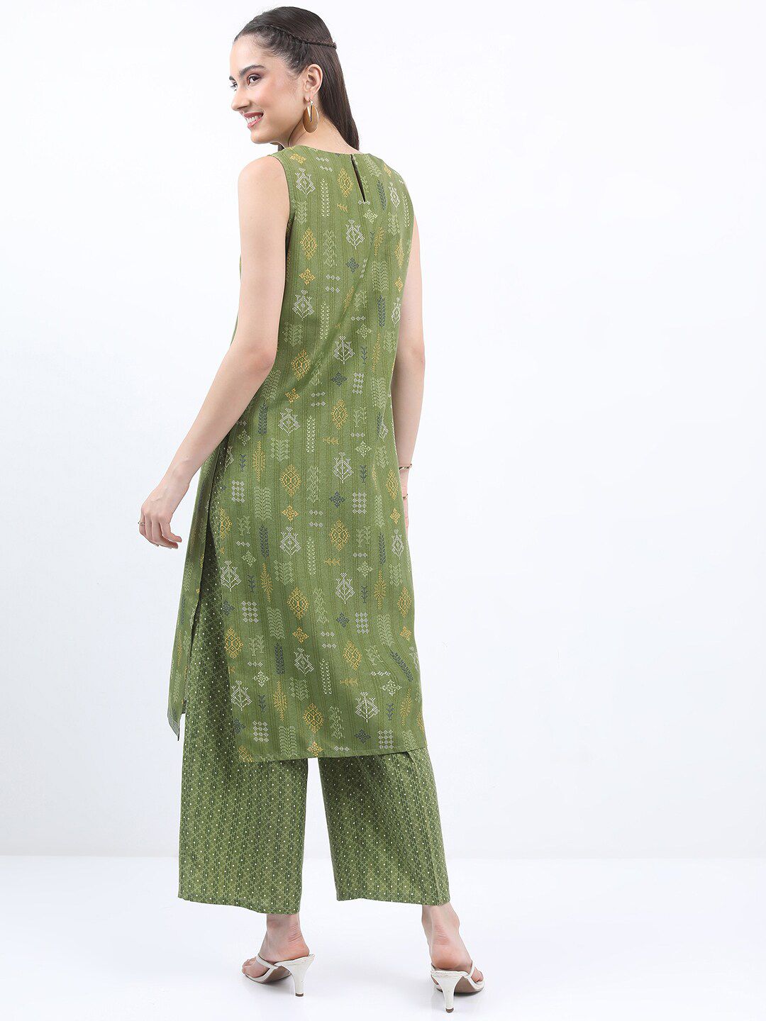 Vishudh Ethnic Motifs Printed Sleeveless Regular Kurta With Palazzos