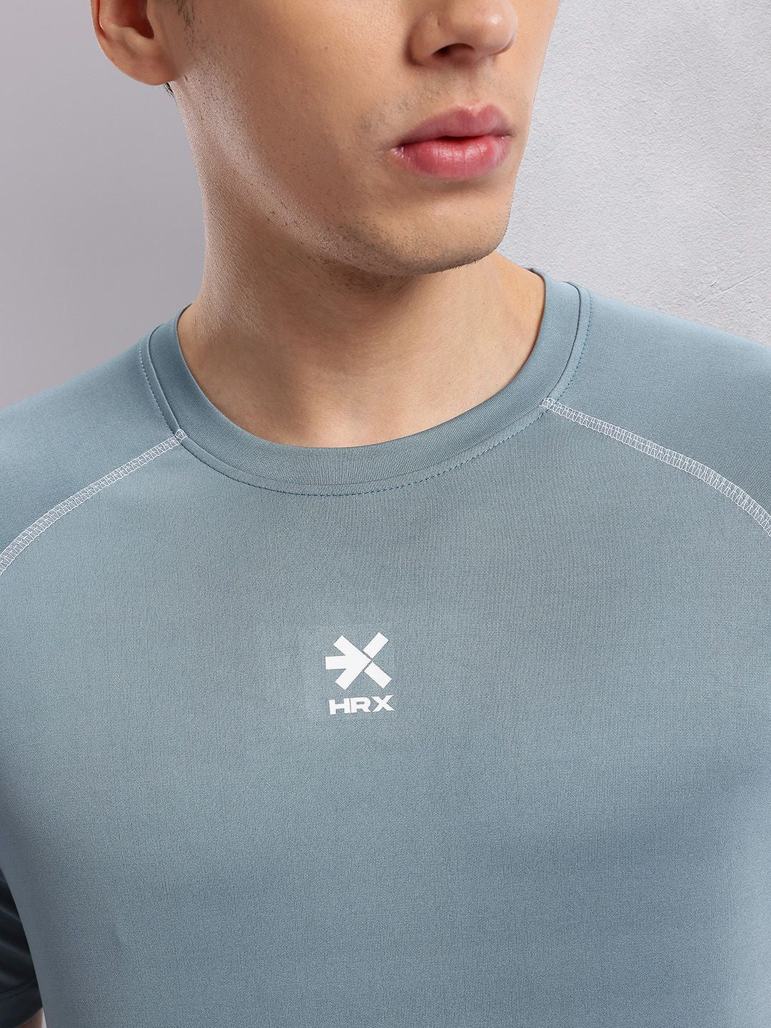 HRX by Hrithik Roshan Contrast Stitches Raglan Sleeves Rapid-Dry Training T-shirt