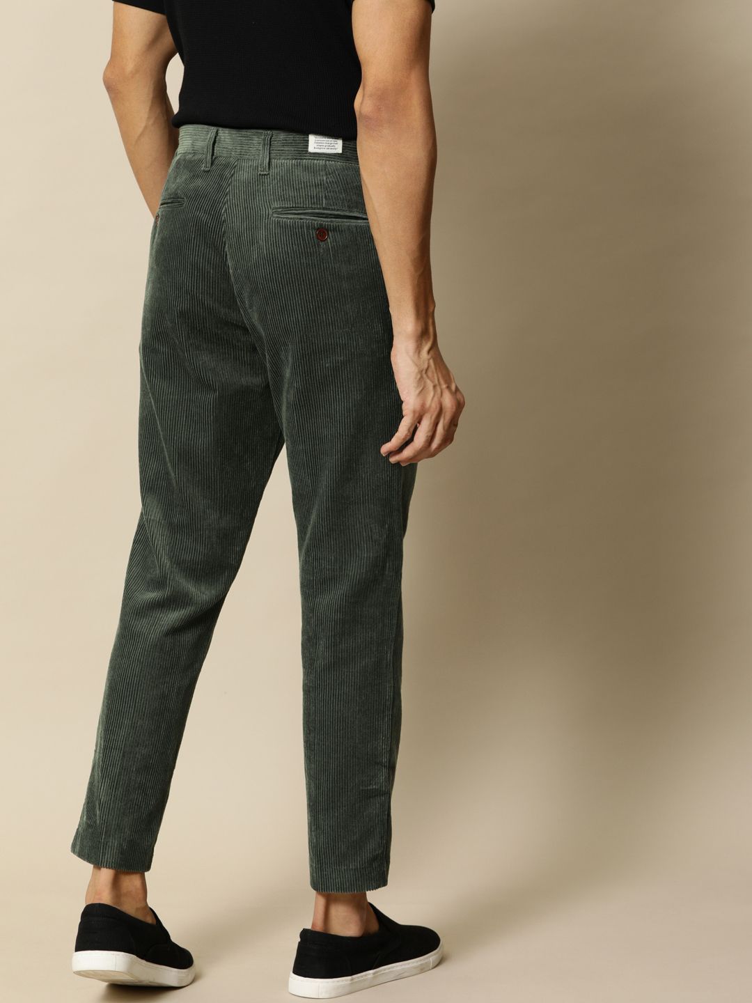 Mr Bowerbird Men Olive Green Tailored Fit Self-Striped Cropped Corduroy Regular Trousers