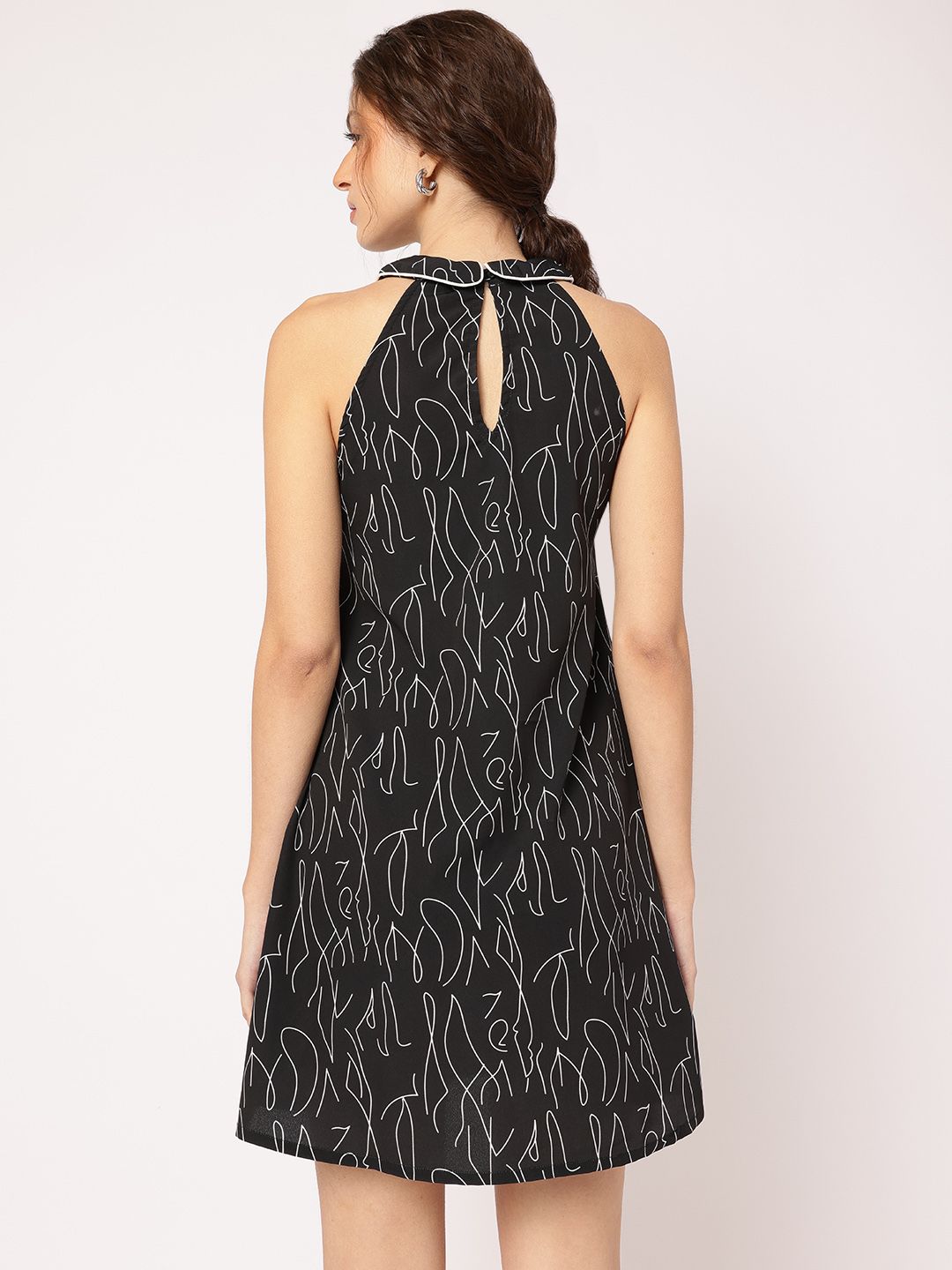 DressBerry Charming Charisma Printed Peter-Pan Collar Sheath Dress